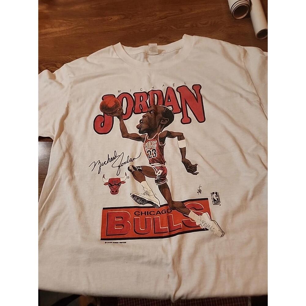 Michael  T Shirt Chicago Bulls  Salem Caricature 23